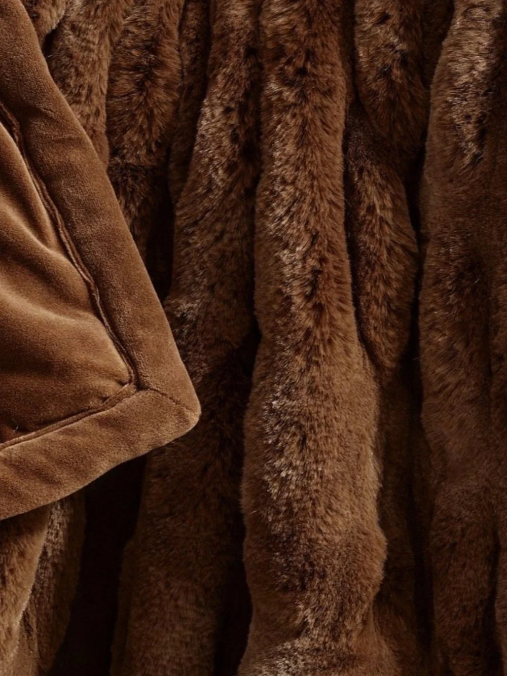 Pottery Barn - Ruched Faux Fur Throw - 50*60”